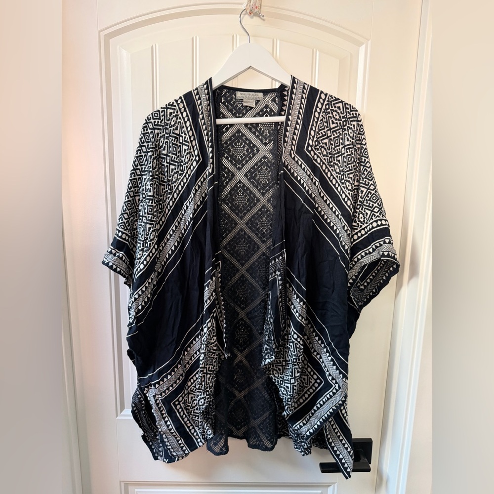 Women's Black and White Patterned Cardigan